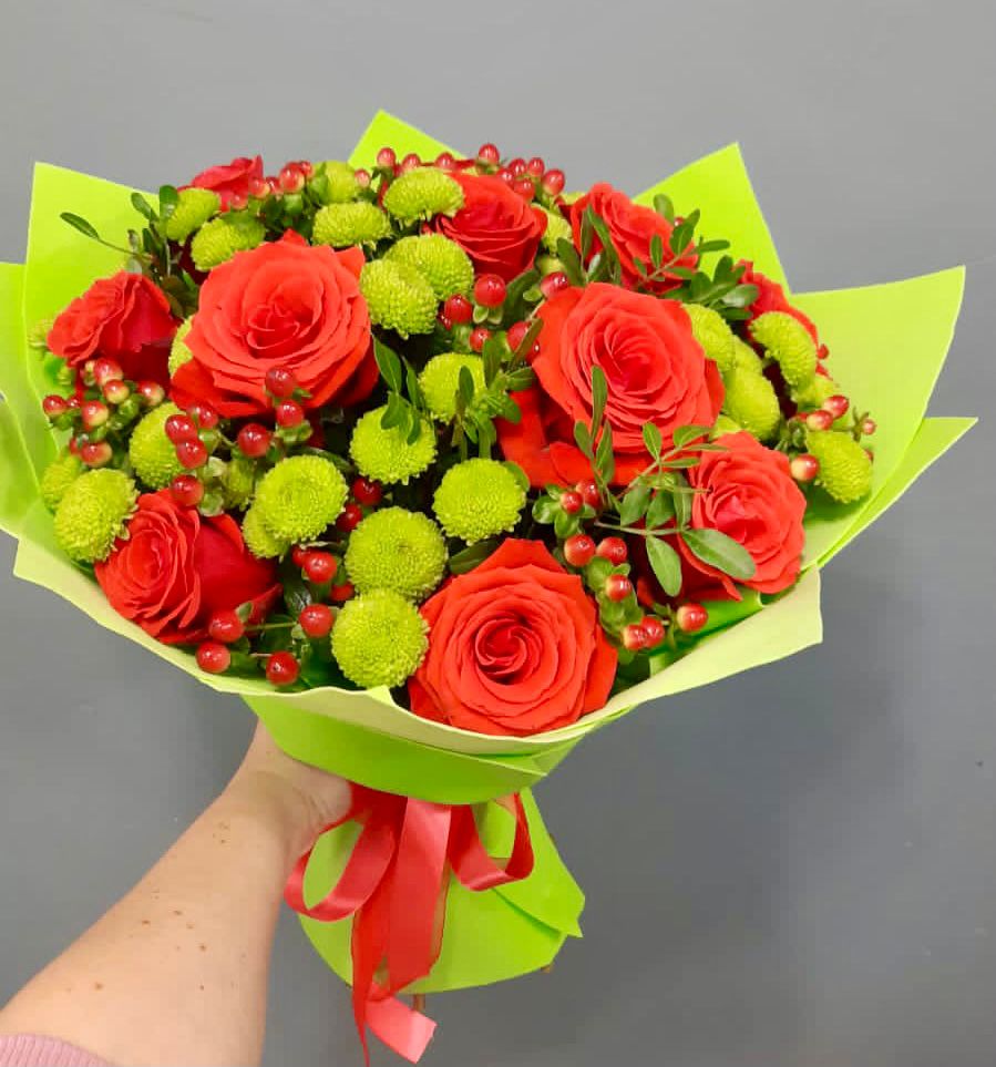 Букет признание в Новом Костеке Букет цветов из: Хризантемы и Розы в Новом Костеке