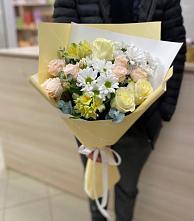 Букет цветов из:  Альстромерии, Розы и Хризантемы в Новом Костеке