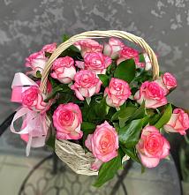 Цветочная композиция из Розы в корзине в Новом Костеке