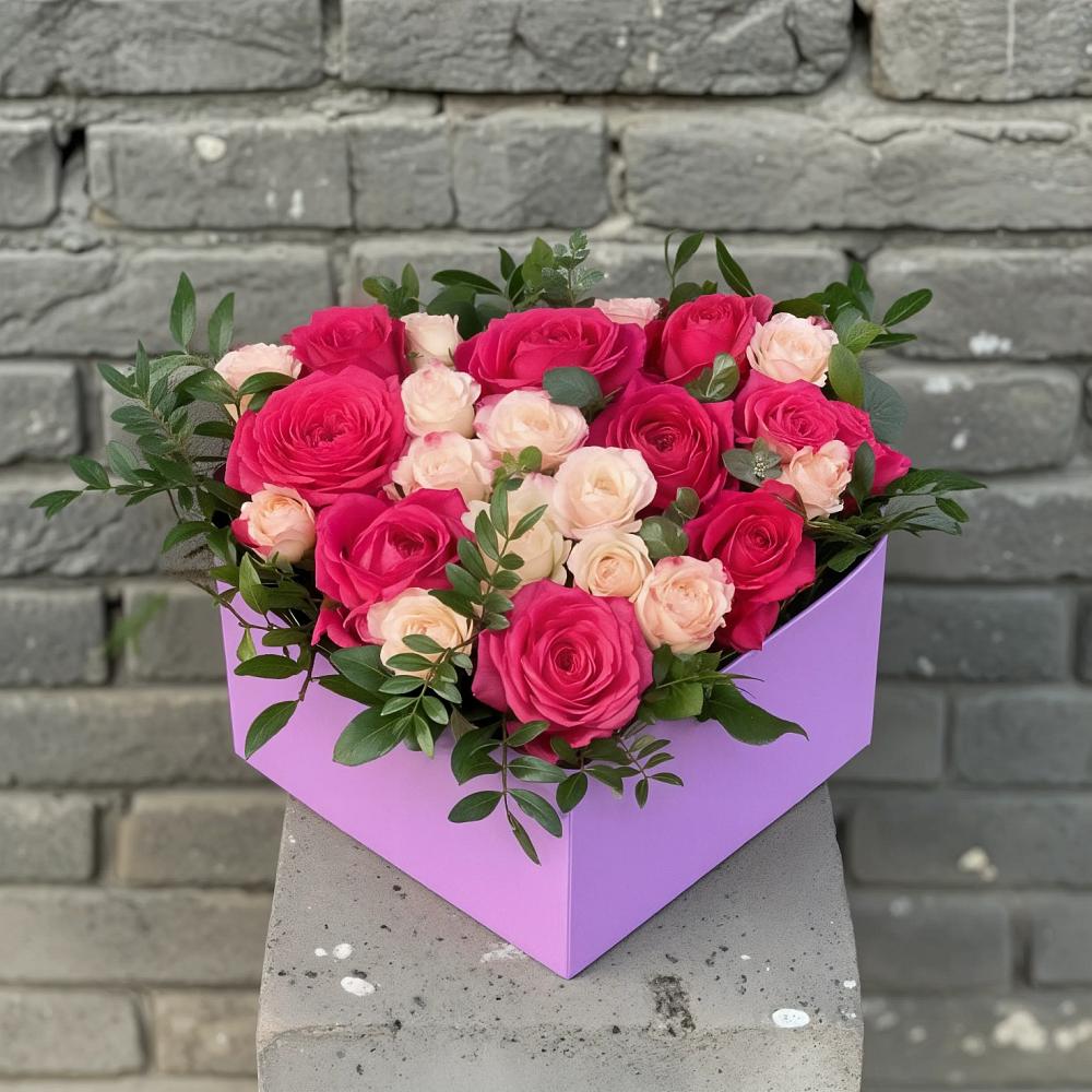Цветочная композиция из Розы в коробке в Новом Костеке