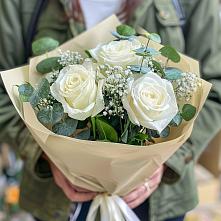 Букет цветов из:  Розы в Новом Костеке