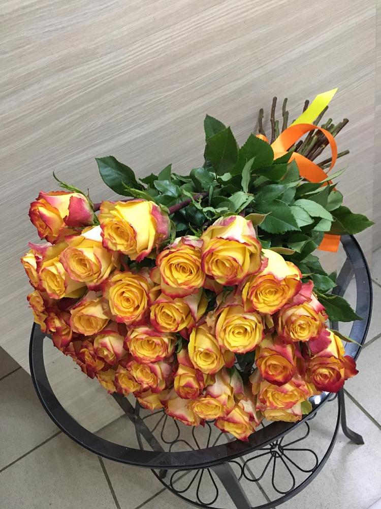 Желтые розы  в Новом Костеке Букет Желтые розы в Новом Костеке