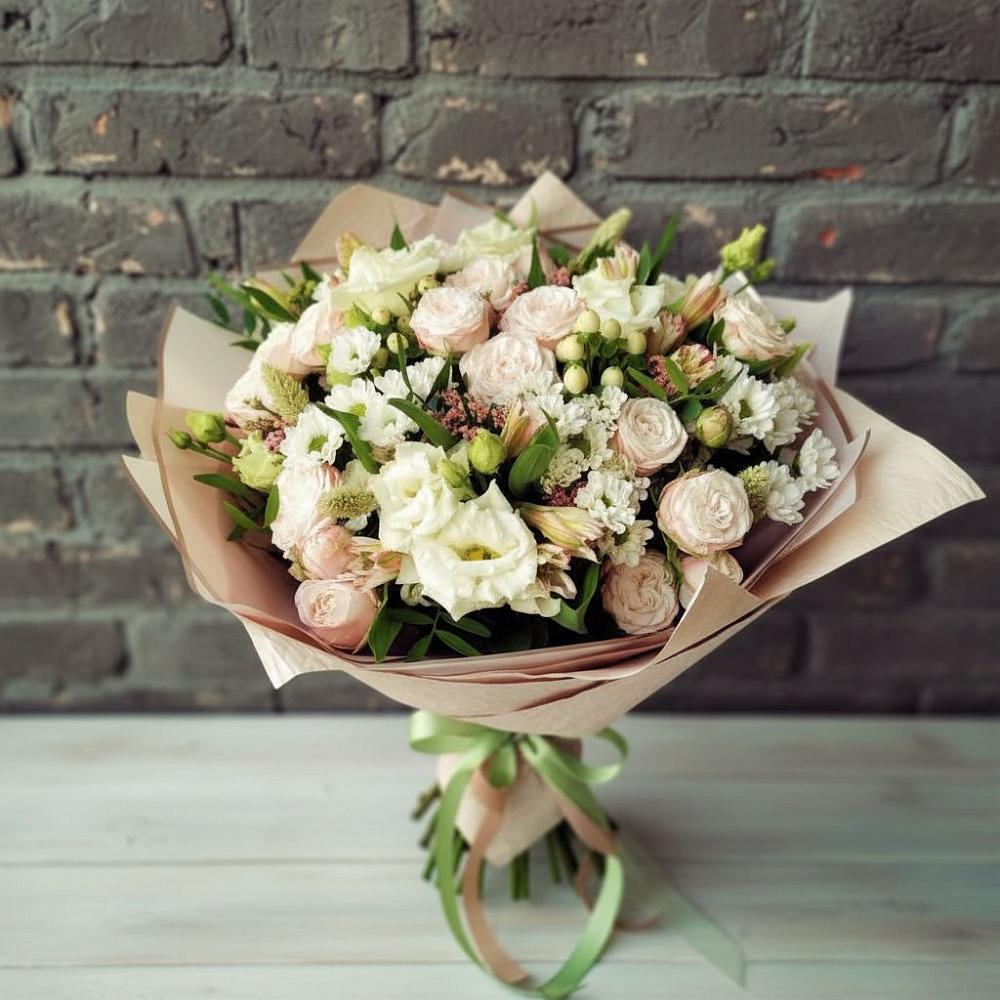 Букет нежное ассорти в Новом Костеке Букет цветов из: Альстромерии, Розы и Хризантемы в Новом Костеке