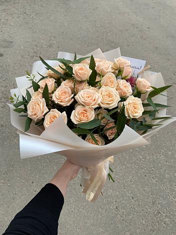 Букет Кремовые розы Латте в Новом Костеке