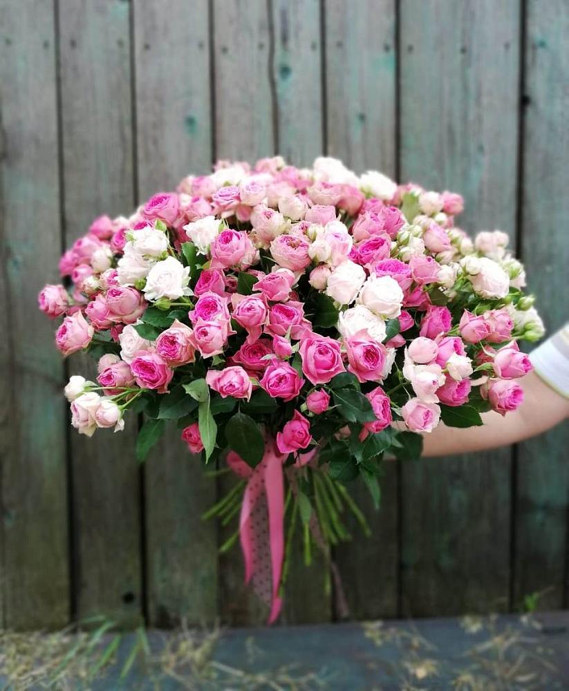 Розовые кустовые розы Натали и Лав Лидия в Новом Костеке Букет Розовые кустовые розы Натали и Лав Лидия в Новом Костеке