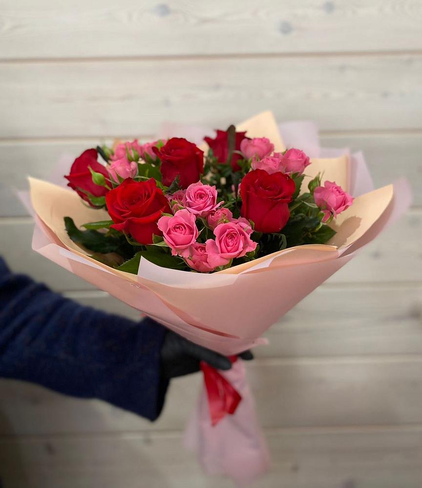 Букет тайны любви в Новом Костеке Букет цветов из: Розы в Новом Костеке